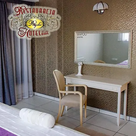 호텔 Uslugi Hotelowe Restauracja Rajska *