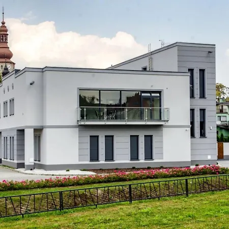 Ξενοδοχείο Uslugi Hotelowe Restauracja Rajska *